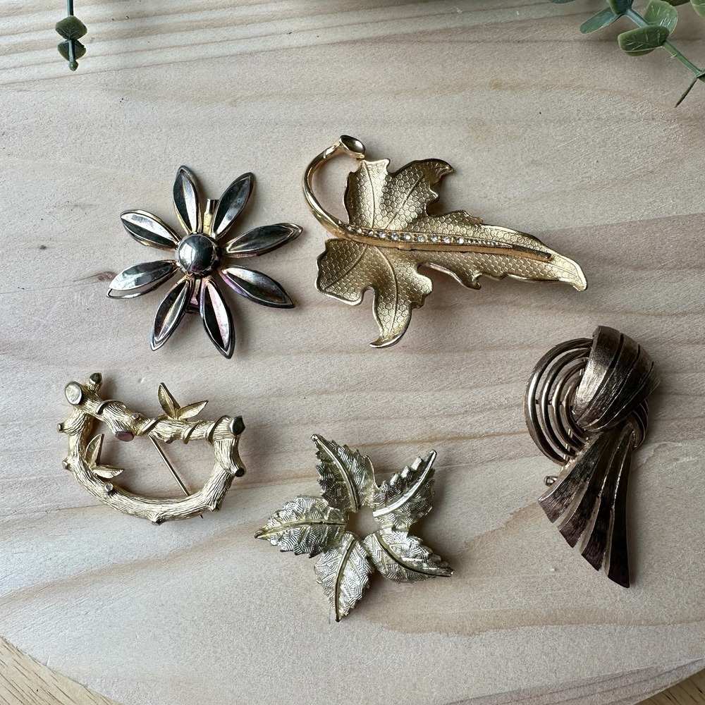 Vintage Leaf Brooches Maple Oak Rhinestones Textured Gold Tone 1 Signed Lot Of 5